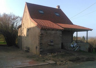 maison au toit rénovée